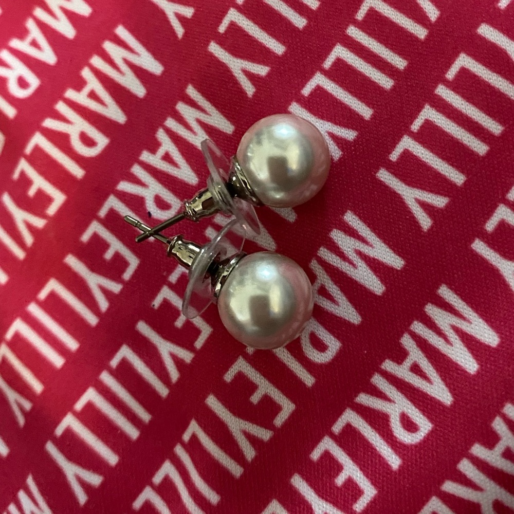 Pearl earrings